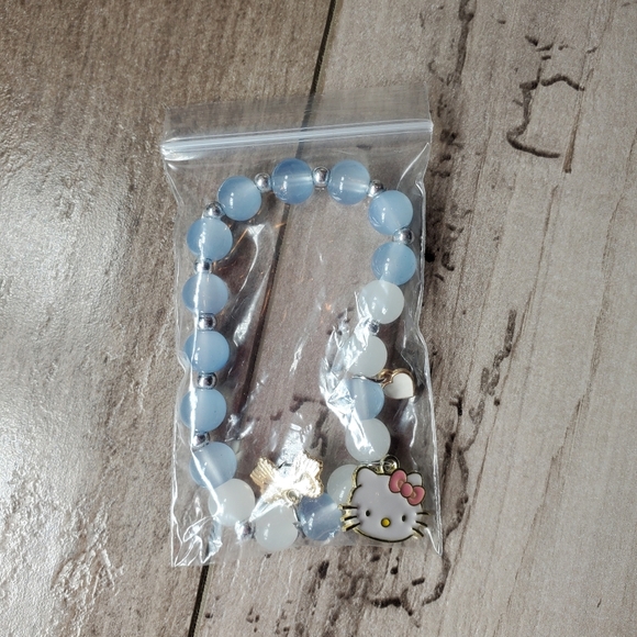 NWT Hello Kitty Cartoon Charms Bracelet Kawaii Pendant New 18cm Blue Stretchy - Picture 2 of 3